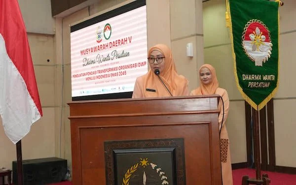 Ketua Dharma Wanita Persatuan Provinsi Sulawesi Selatan, Melani Simon Jufri di Kantor Gubernur Sulsel (Dok: Ist)