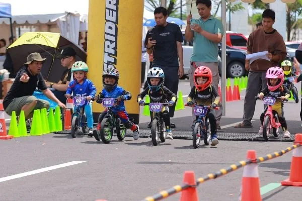60 rider Balance Bike Makassar beradu kecepatan di Ei8ht Venue Tallasa City (Dok: Ist)