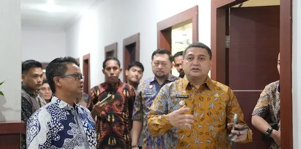 Wali Kota Makassar, Munafri Arifuddin, (Batik Coklat), (Dok: Kabar Makassar).