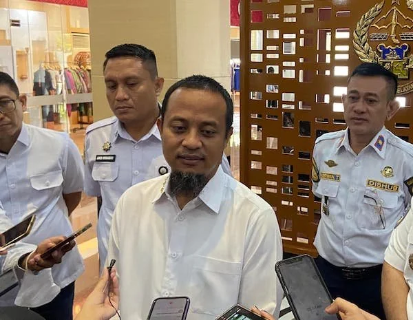 Gubernur Sulsel Andi Sudirman Sulaiman di Kantor Gubernur Sulsel (Dok: Nofi KabarMakassar)