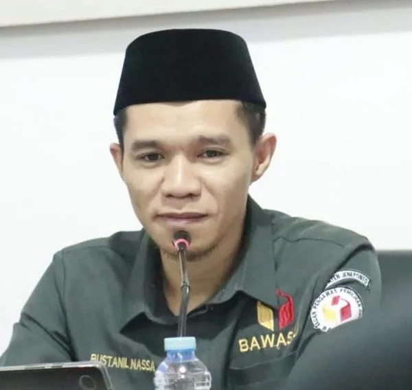 Komisioner Bawaslu Divisi Penanganan Pelanggaran dan Penyelesaian Sengketa Hukum Jeneponto, Bustanil Nassa.