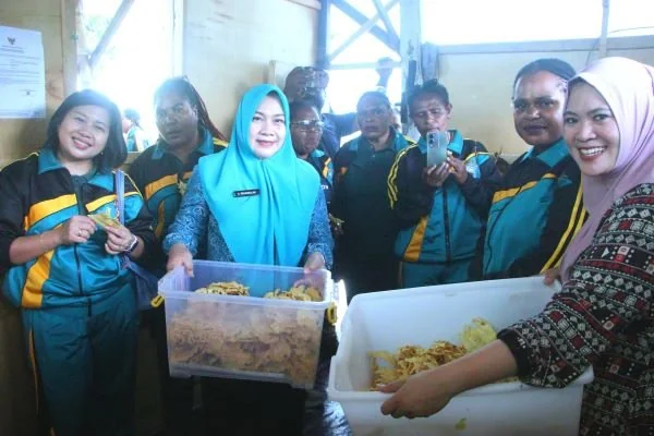 TP PKK Kota Makassar menerima kunjungan dari TP PKK Kabupaten Intan Jaya yang dipimpin oleh Ketua TP PKK Intan Jaya, Ancela Sondegau (Dok : ist).