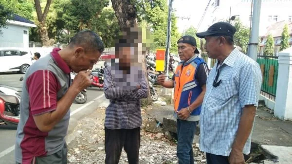 Tim Reaksi Cepat (TRC) Perumda Parkir Makassar menindaki oknum jukir liar (Dok : ist).