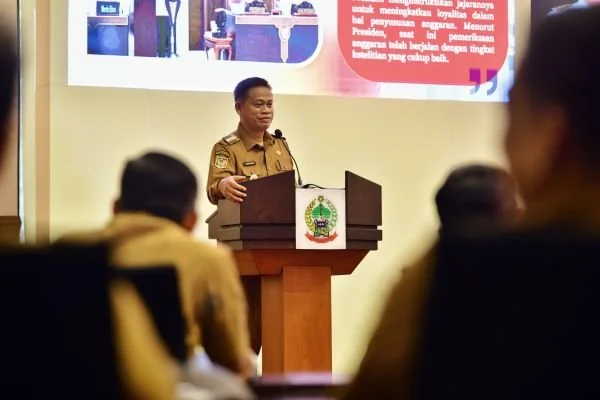Pj Gubernur Sulsel, Prof Fadjry Djufry di Kantor Gubernur Sulsel (Dok: Ist).