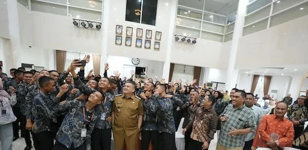 Suasana Wali Kota Makassar Munafri Arifuddin saat Jamu 70 Paskibra Makassar (Dok: Ist).