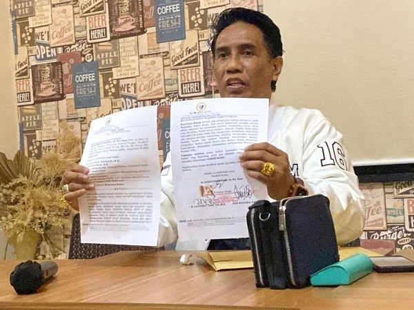Tim kuasa hukum Suhartina Bohari, Guntur (Dok: Atri KabarMakassar).