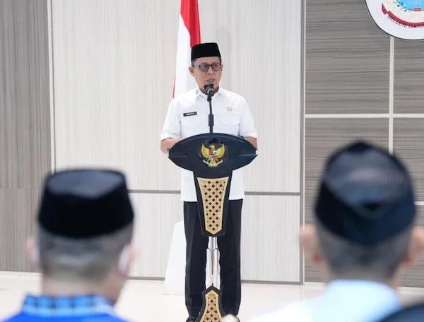 Sekretaris Daerah Provinsi Sulawesi Barat Junda Maulana saat melepas Kafilah MTQ Sulbar(dok:ist)
