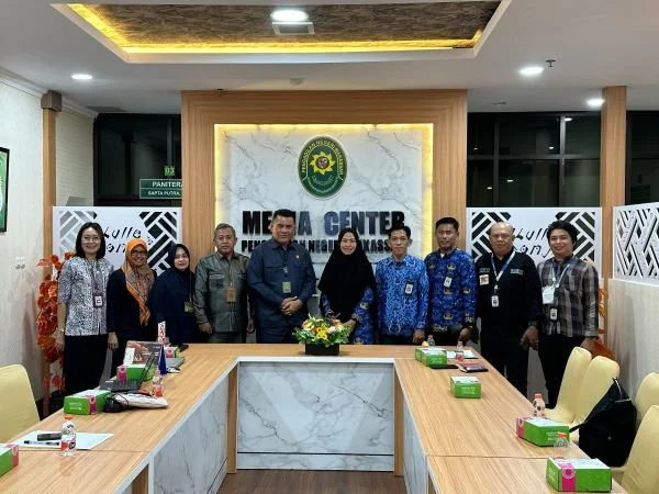 UPTD PPA saat bertemu PN Makassar (Dok : Ist).