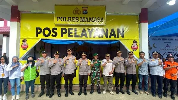 Wakapolda saat melakukan pengecekan pengamanan kesiapan idul Fitri di Mamasa