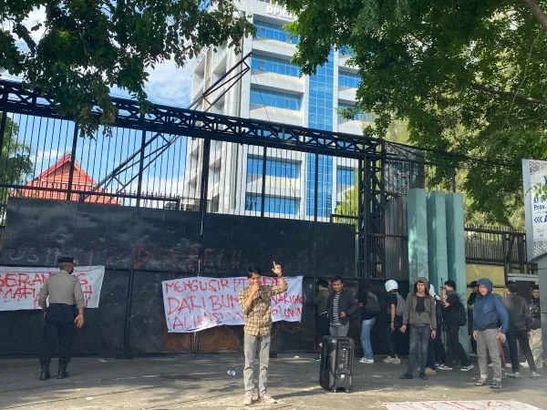 Aliansi Wija To Luwu (WTL) kembali menggelar aksi unjuk rasa yang berlangsung di depan Kantor Dewan Perwakilan Rakyat Daerah Sulsel (Dok: Ist).