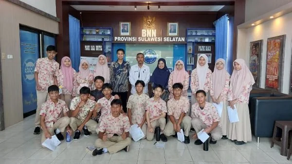 SMP Bosowa School Makassar Laksanakan Fieldtrip Edukatif ke BNNP Sulsel. (Dok: Ist)