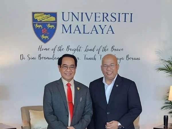 Rektor Unhas, Prof. Jamaluddin Jompa bersama Vice Chancellor University of Malaya Professor Dato' Seri Ir. Dr. Noor Azuan Abu Osman (Dok : Ist).