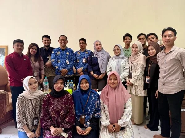 Kantor Wilayah Kementerian Hukum Kemenkum) Sulawesi Selatan (Sulsel) menggelar kunjungan kerja ke PBH Peradi Kota Makassar. Dok. Ist