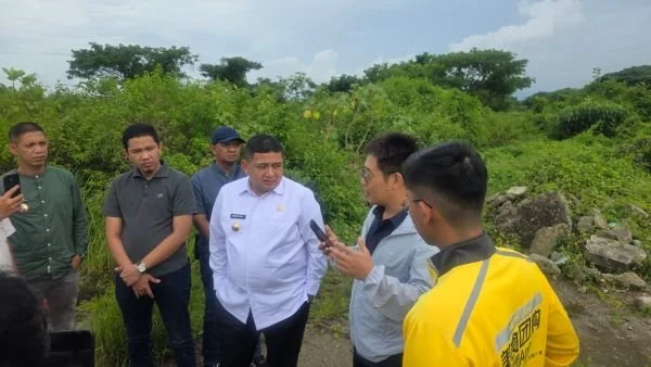 Wali Kota Makassar Munafri Arifuddin saat Meninjau Lokasi PSLTa (Dok: KabarMakassar).