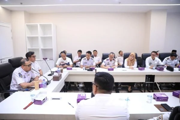 Rapat pertemuan Perumda Parkir, Dinas Perhubungan dan Pemerintah Kecamatan (Dok: Ist).