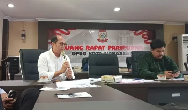 Kadispar Makassar Hendra Hakamuddin saat Rapat Monitoring dan Evaluasi Triwulan I Dispar Makassar dengan DPRD, (Dok: Sint KabarMakassar).