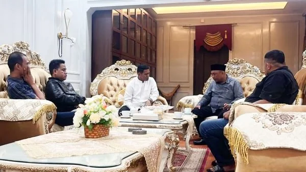 Direktur Perumda Majene saat bertemu Pjs Bupati Majene (Dok : Ist).