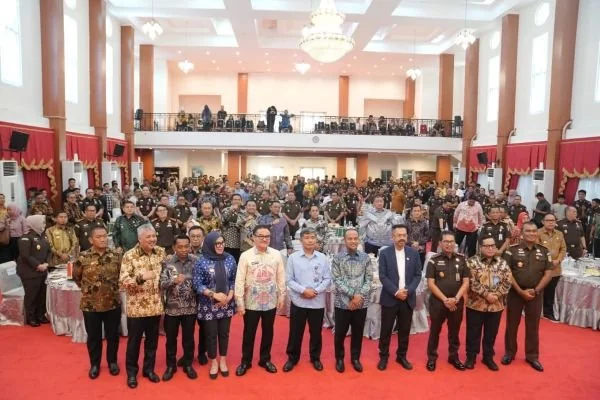 Wali Kota Makassar Munafri Arifuddin saat Penandatanganan Nota Kesepahaman dan Perjanjian Kerja Sama antara Kejaksaan Tinggi Sulsel dengan Pemerintah Provinsi, (Dok: Ist).