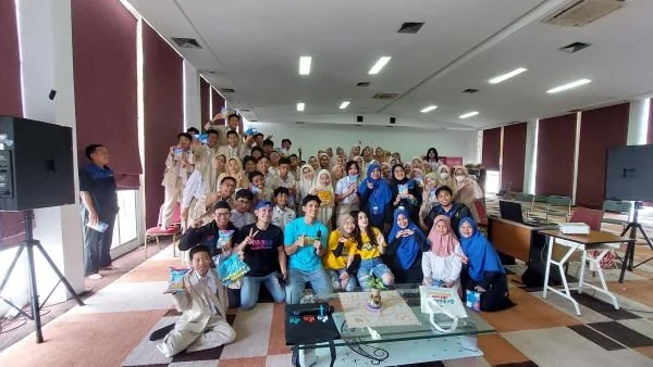 Bosowa School Makassar menggelar "Creative Day with KG Pictures" yang dihadiri oleh KG Community dan para pemain film "Kukejar Mimpi",