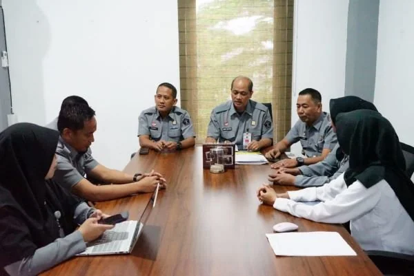 Kanwil Kemenkum Sulbar saat menggelar rakor penyusunan Perda KI (dok:ist)