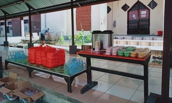 Masjid Nurul Afiat RSUD Bulukumba Siapkan Takjil Buka Puasa