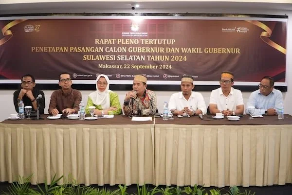 Suasana dalam rapat pleno tertutup pada tahapan penetapan Paslon Cagub dan Cawagub di Pilkada Sulsel (Dok: Ist)
