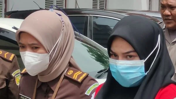 Terdakwa AFR saat menjalani sidang di PN Makassar (Dok: Atri KabarMakassar).