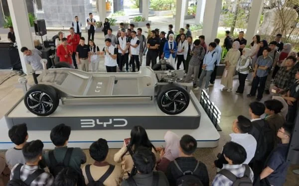 BYD bawa semangat edukasi mobilitas hijau ke wilayah Timur Indonesia melalui Technology Roadshow di Universitas Hasanuddin (Dok: Ist)