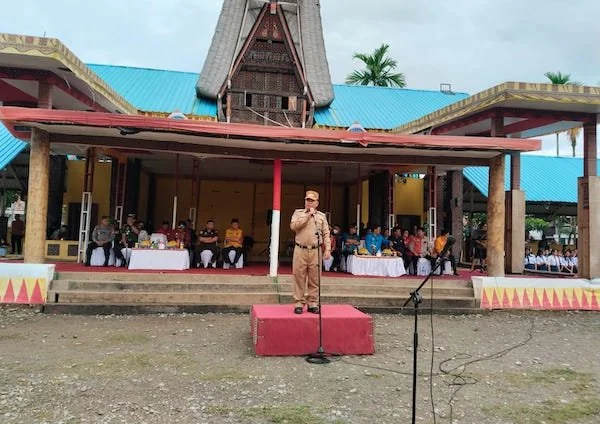 Bupati Toraja Utara, Ombas Sebagai Pemimpin Upacara Peringatan Hari Kebangkitan Nasional, (Dok. Jerni Bening KabarMakassar).