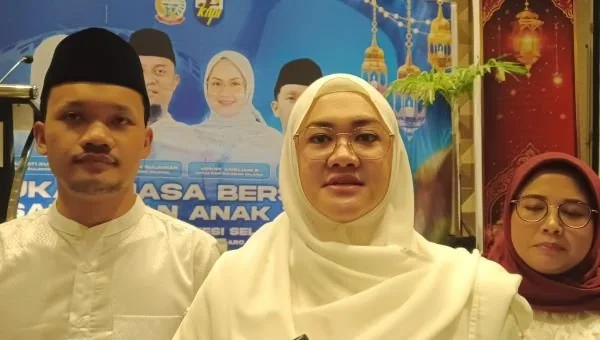 Ketua KNPI Sulawesi Selatan (Sulsel) periode 2025–2028, Vonny Ameliani (Tengah), (Dok: Sinta KabarMakassar).