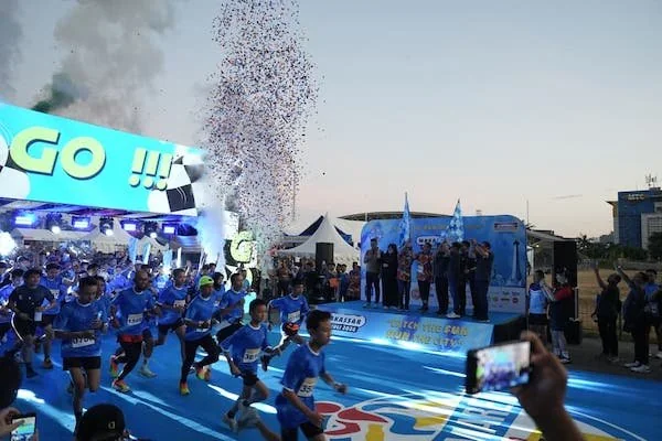 Wali Kota Makassar, Munafri Arifuddin saat Melepas Fun Run Indomaret (Dok: Ist).