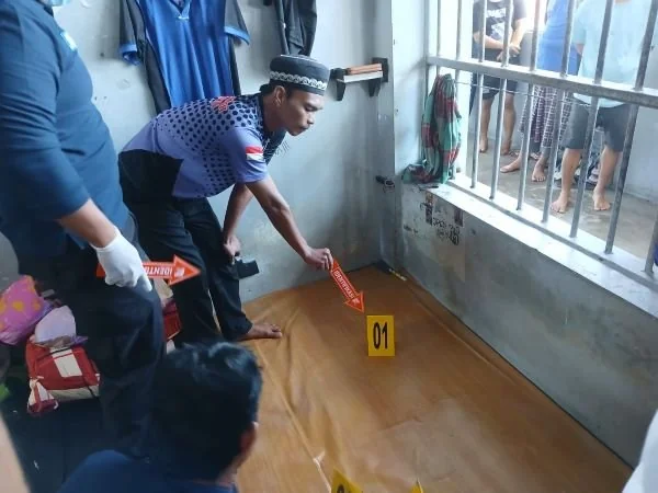 Polresta Mamuju saat menggelar olah TKP  (Dok : Ist).
