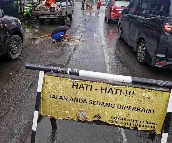 Suasana Jalan Veteran saat Diperbaiki usai Menerima Laporan dari Warga (Dok: Ist).
