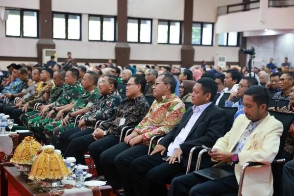 Wali Kota Makassar, Moh Ramdhan Pomanto saat menghadiri Kunjungan Kerja dan Ceramah Umum MenpanRB Abdullah Azwar Anas, di Ruang Pola Kantor Gubernur (Dok : ist).