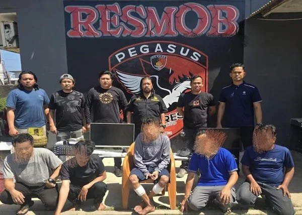 Y (23) dan R (27) saat diamankan Tim Resmob Pegasus Polres Jeneponto