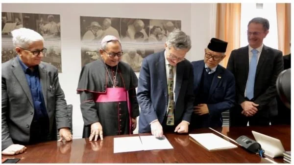 Penandatangan kerja sama penggunaan Bahasa Indonesia untuk Vatican News (Dok: Ist)