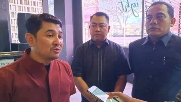 Sekjen DPP APERSI, Deddy Indrasetiawan (Kemaja Merah), (Dok: KabarMakassar).