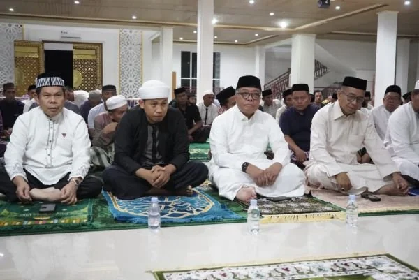Suasana peringati malam Nuzulul Qur'an, di Masjid Baitul Anwar.