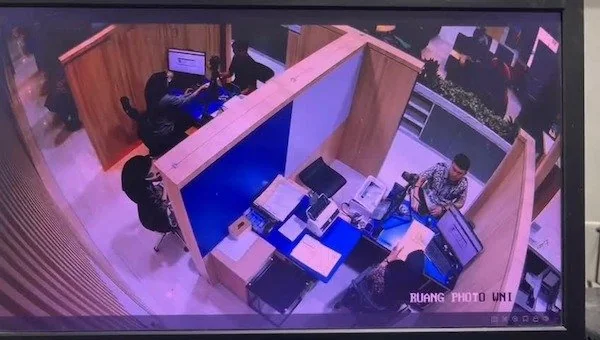 Rekaman CCTV WN China saat berada di Kantor Imigrasi Makassar (dok. Ist)