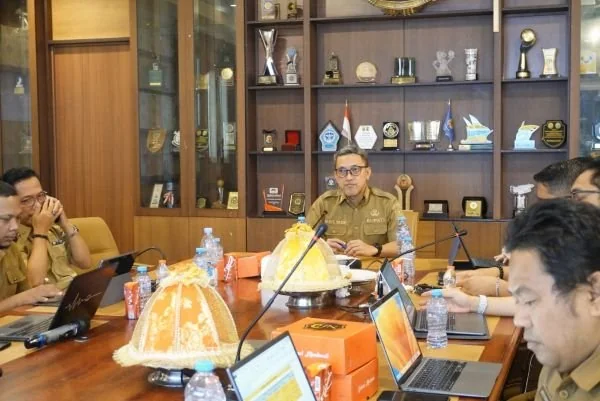 Bupati Jeneponto, Paris Yasir, saat memimpin rapat penyusunan RPJMD (Dok : Ist).