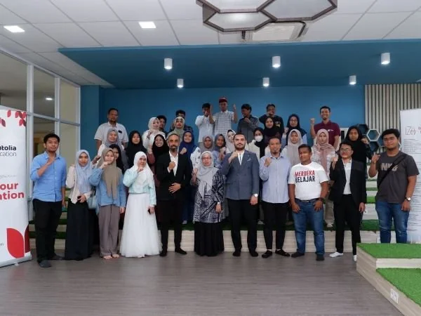 Universitas Bosowa (Unibos) lanjutkan kerjasama dengan Edutolia Education (Dok : ist).