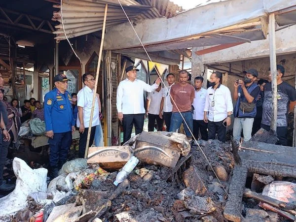 Wali Kota Makassar, Munafri Arifuddin, saat Meninjau Pasar Pa'baeng-baeng (Dok: Kabar Makassar).