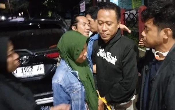 Reserse Moblle Giring Pelaku Ke Dalam Polres Takalar