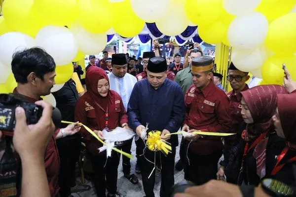 Wali Kota Makassar Munafri Arifuddin secara meresmikan gedung sekretariat Paraikatte Community pada Minggu (09/03) (dok ist)