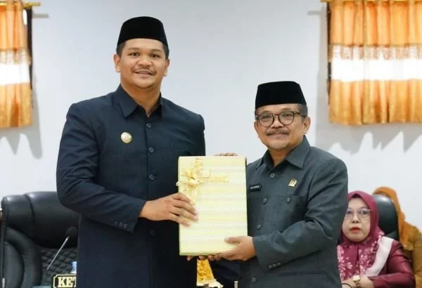 Penyerahan Rancangan Kebijakan Umum Anggaran (KUA) dan Rancangan Prioritas dan Plafon Anggaran Sementara (PPAS) Anggaran Pendapatan dan Belanja Daerah (APBD) Tahun Anggaran 2027. (Dok: Ist)
