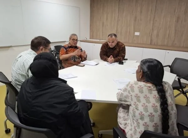Universitas Muslim Indonesia (UMI) bertemu dengan peneliti dan pustakawan National University of Singapore (Dok : ist).
