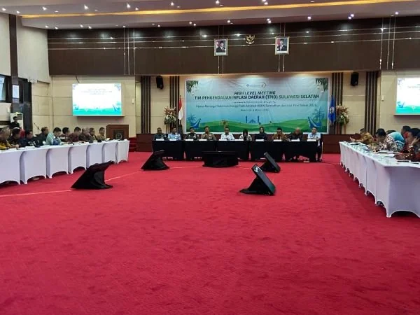 Gubernur Sulsel, Andi Sudirman Sulaiman pada High Level Meeting TPID Sulsel di Kantor Gubernur Sulsel (Dok: Nofi KabarMakassar).