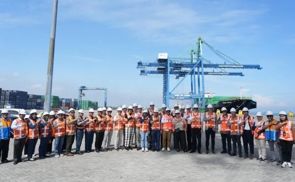 Delegasi Sektor Maritim Misi Ekonomi Belanda saat melakukan kunjungan ke Makassar New Port (Dok: Ist).