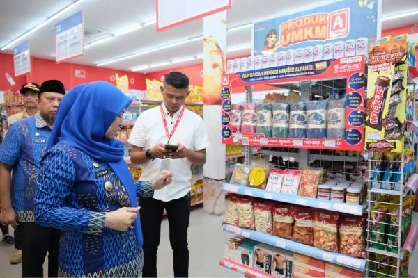 Bupati Gowa, Sitti Husniah Talenrang saat Melakukan Peninjauan Tindak Lanjut Retail Modern, (Dok: Ist).