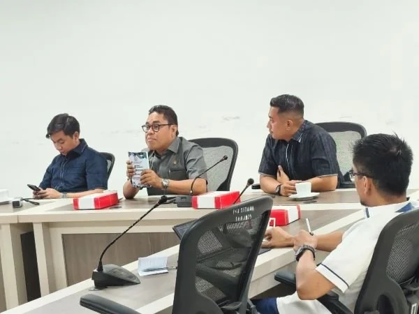 Panlih DPRD Sulbar saat membahas pemilihan Calon Wakil Gubernur Sulawesi Barat sisa Masa Jabatan Tahun 2025–2030. (Dok: Ist)